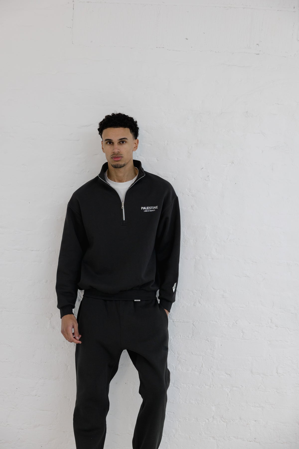 LAND OF PROPHETS HALF ZIP - BLACK IRON