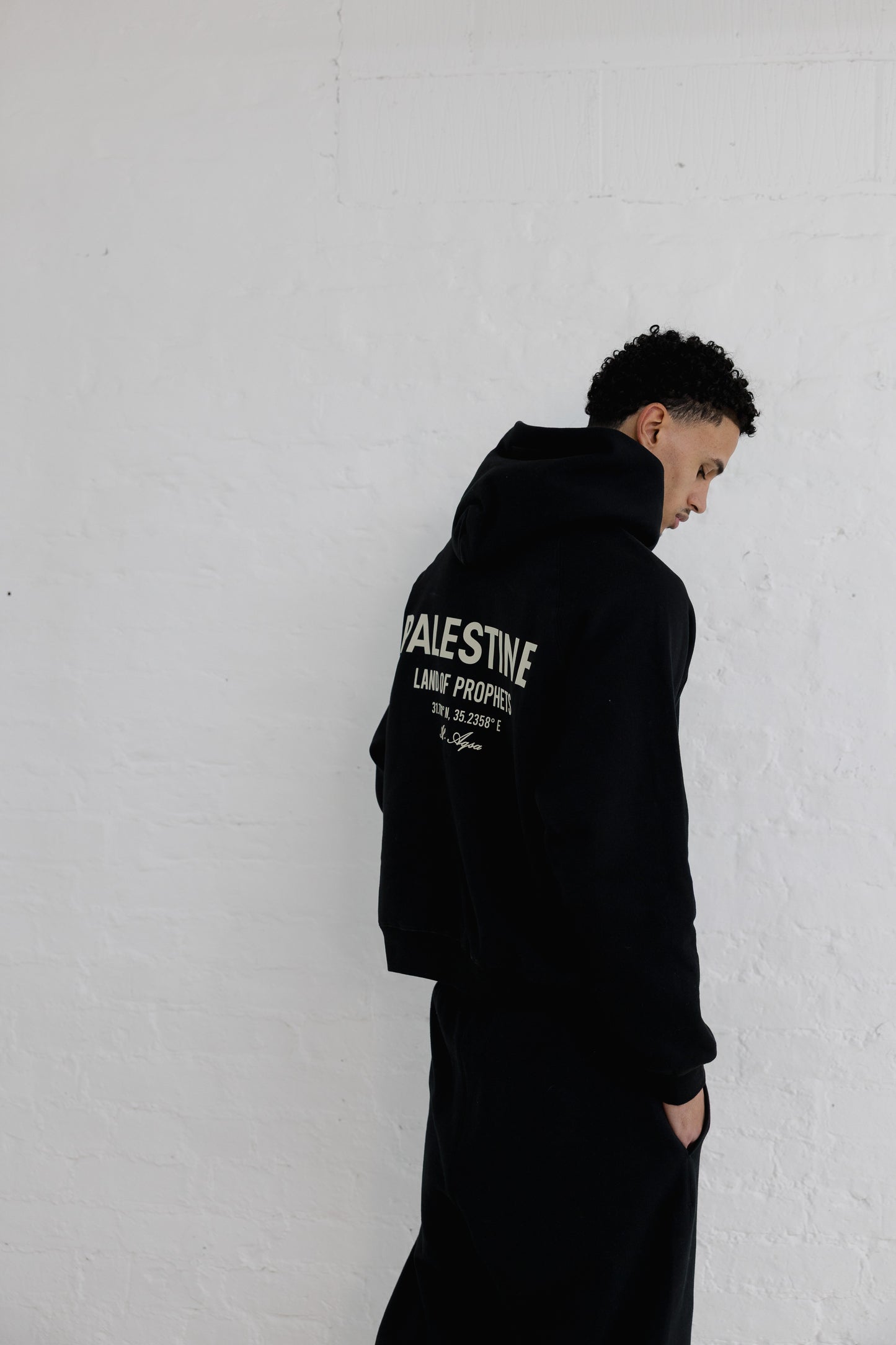 LAND OF PROPHETS ZIP-UP HOODIE - BLACK (off white print)