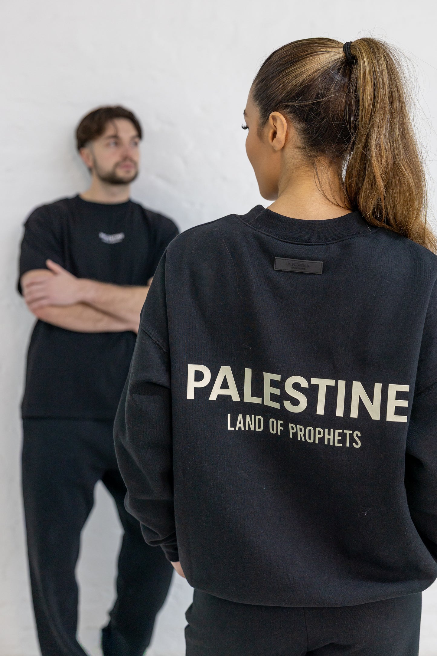 LAND OF PROPHETS SWEATSHIRT METALLIC LOGO - BLACK