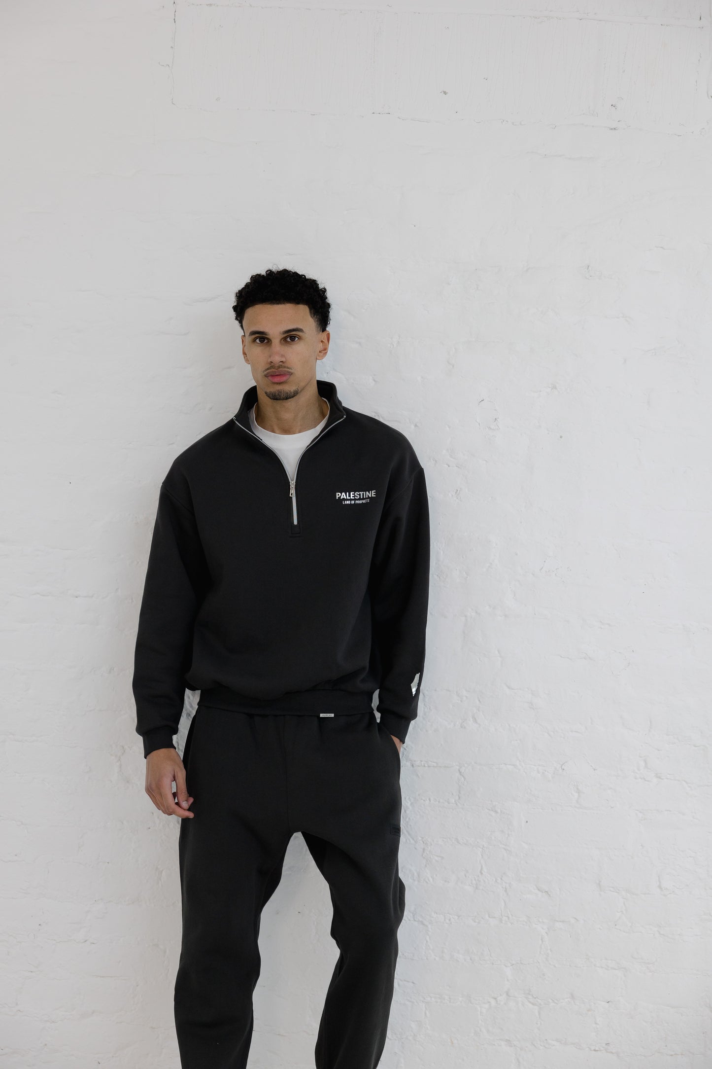 LAND OF PROPHETS HALF ZIP - BLACK IRON